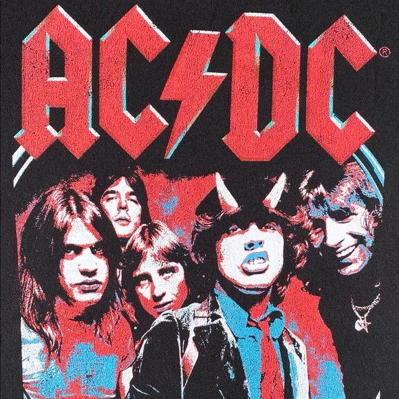 ACDC Distressed Highway to Hell Pop Rock Grunge Music Graphic Band Tee Crop Top - Picture 2 of 3